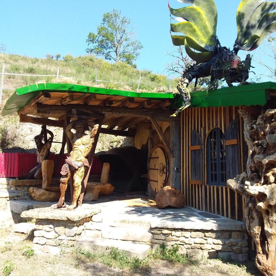 Village.Insolite Montagny-sur-Grosne Exterior foto