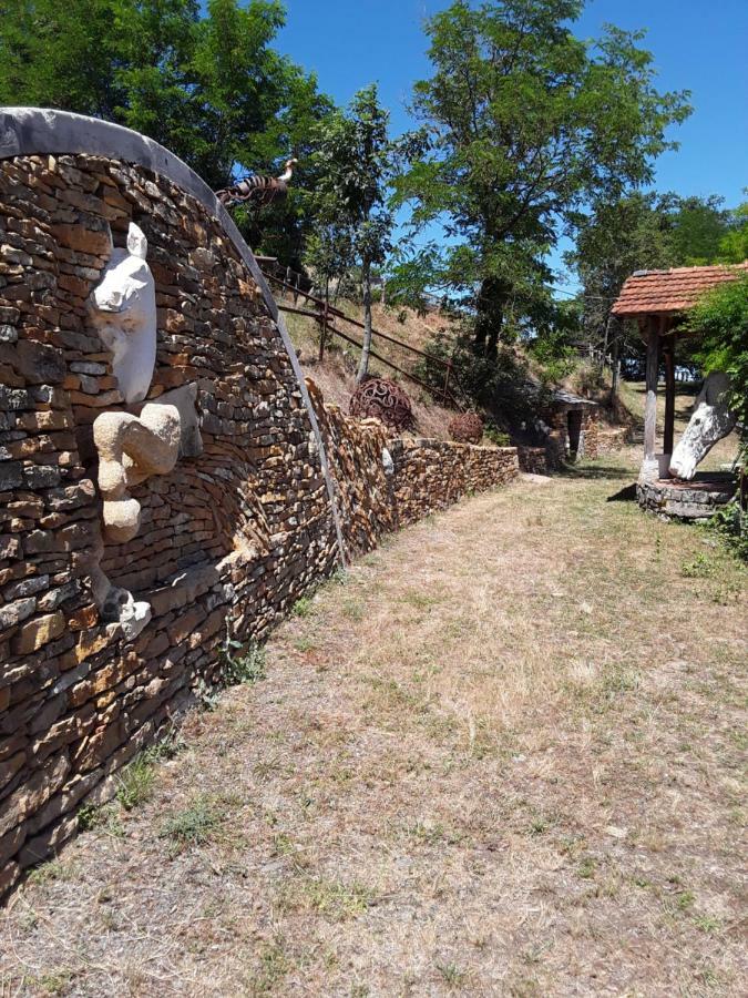 Village.Insolite Montagny-sur-Grosne Exterior foto