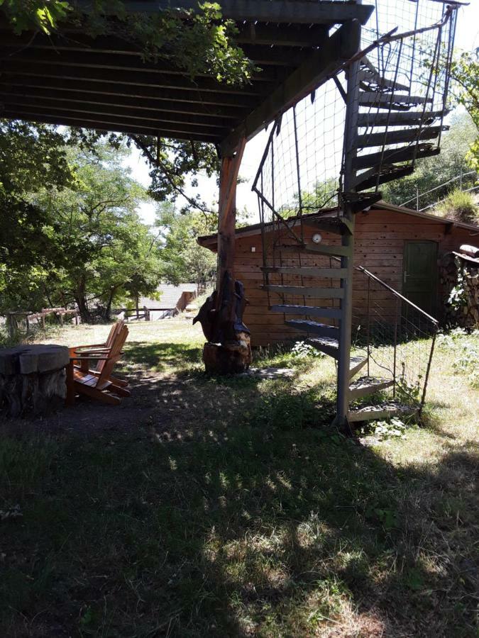 Village.Insolite Montagny-sur-Grosne Exterior foto